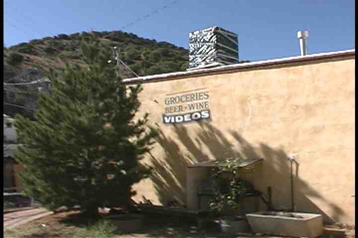 ../Images/side yard2.jpg